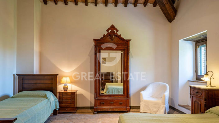 Image No.44-4 Bed Country House for sale