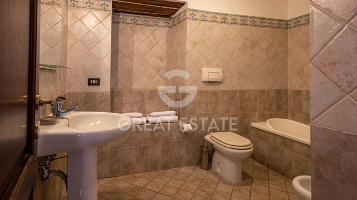 Image No.46-4 Bed Country House for sale