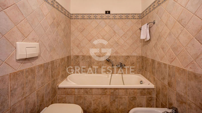 Image No.47-4 Bed Country House for sale