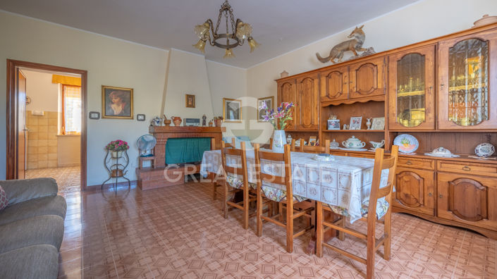 Image No.3-3 Bed Country House for sale