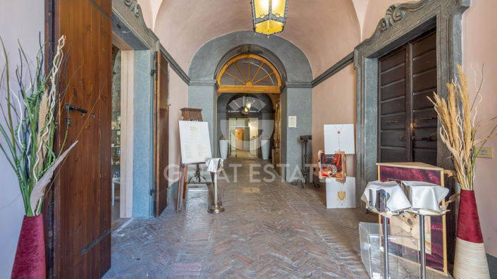 Image No.9-5 Bed Townhouse for sale