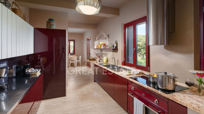 Image No.2-6 Bed Country House for sale