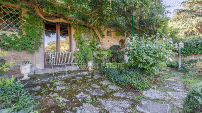 Image No.12-4 Bed Country House for sale
