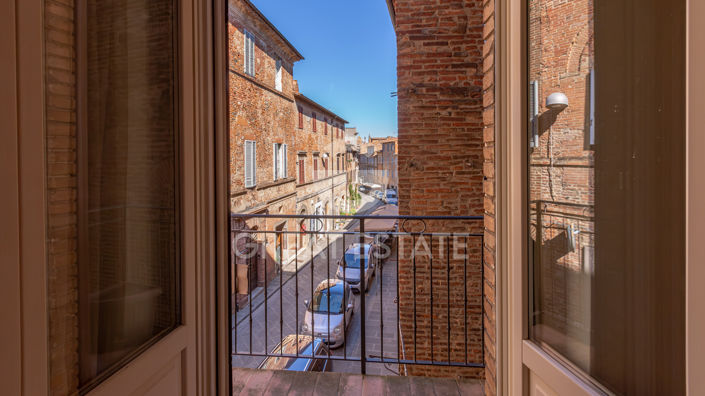 Image No.8-1 Bed Property for sale
