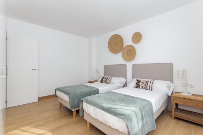 Image No.18-4 Bed Villa / Detached for sale