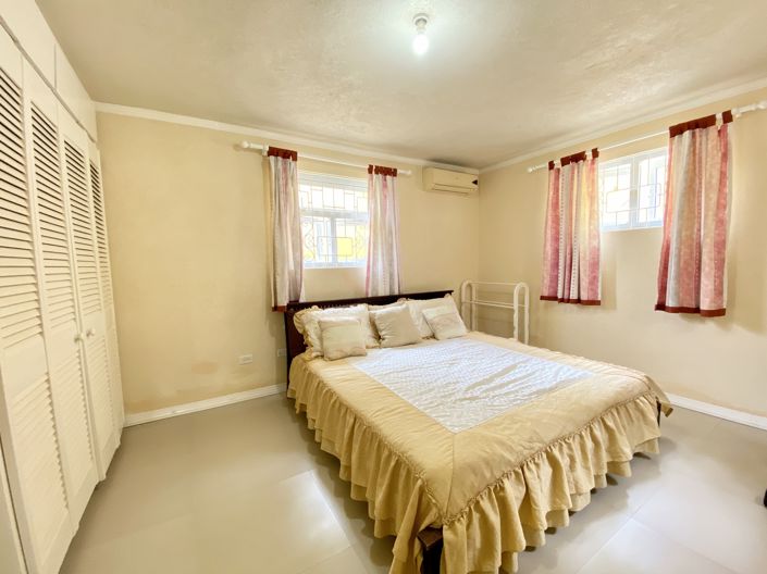 Image No.19-5 Bed House for sale