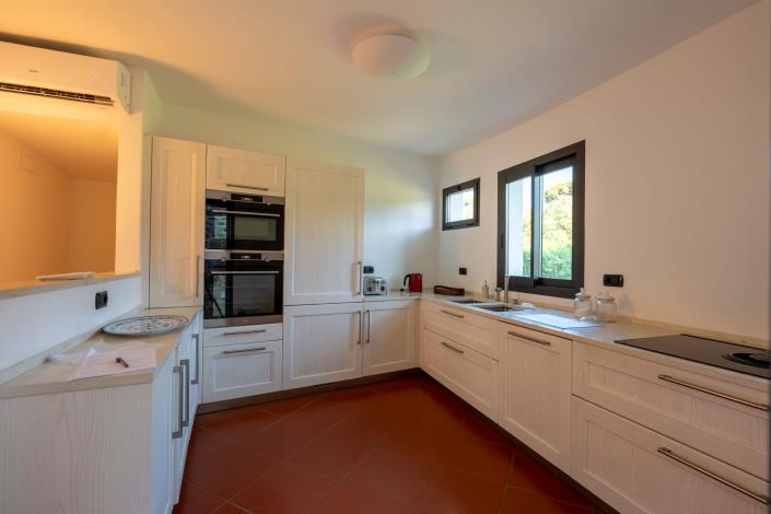 Image No.10-5 Bed Villa for sale