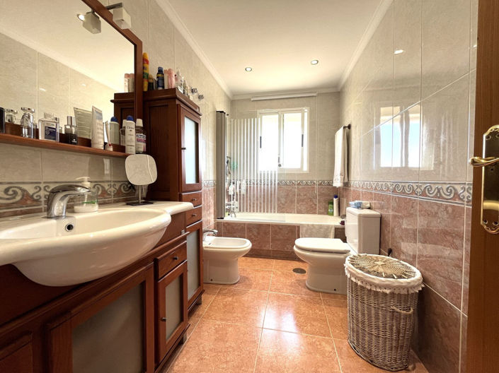 Image No.14-Appartement de 4 chambres à vendre à Estepona