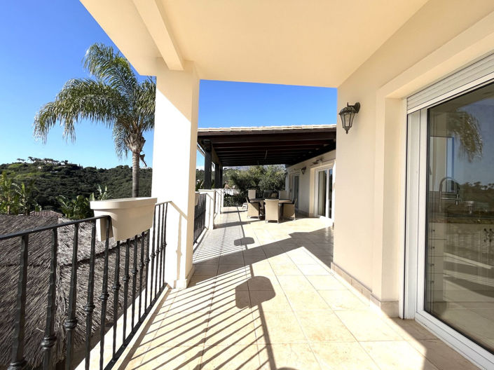 Image No.4-Villa de 4 chambres à vendre à Estepona