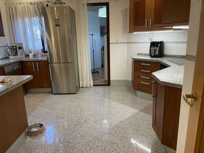 Image No.2-Appartement de 4 chambres à vendre à Estepona