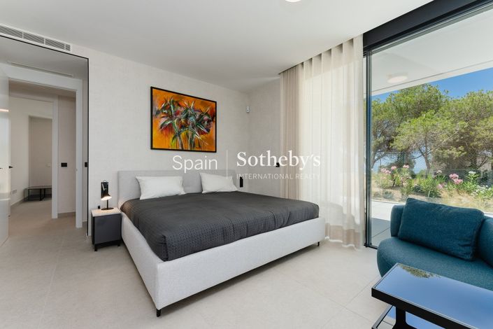 Image No.12-3 Bed Flat for sale