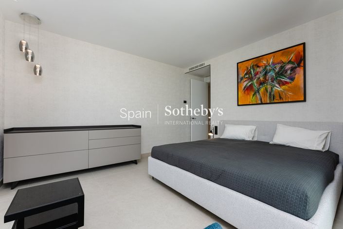 Image No.13-3 Bed Flat for sale