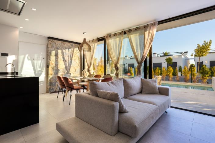 Image No.8-4 Bed Villa / Detached for sale