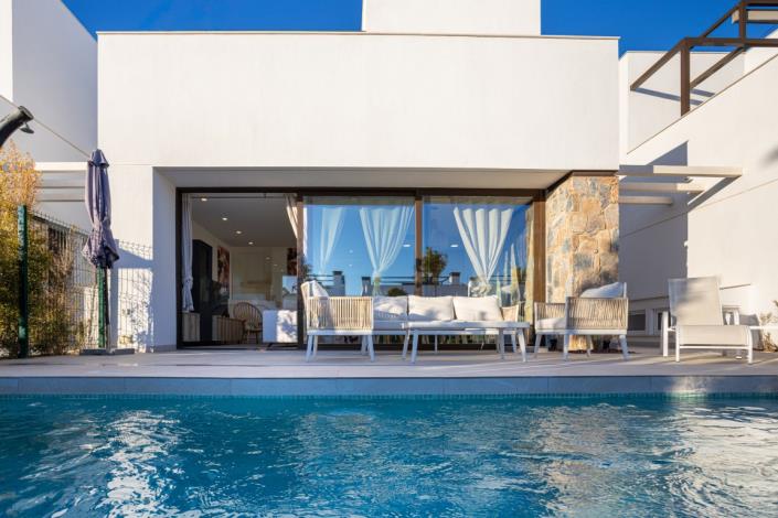 Image No.26-4 Bed Villa / Detached for sale