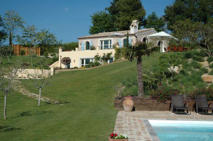 Image No.10-4 Bed Country House for sale