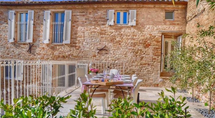 Image No.25-4 Bed Village House for sale