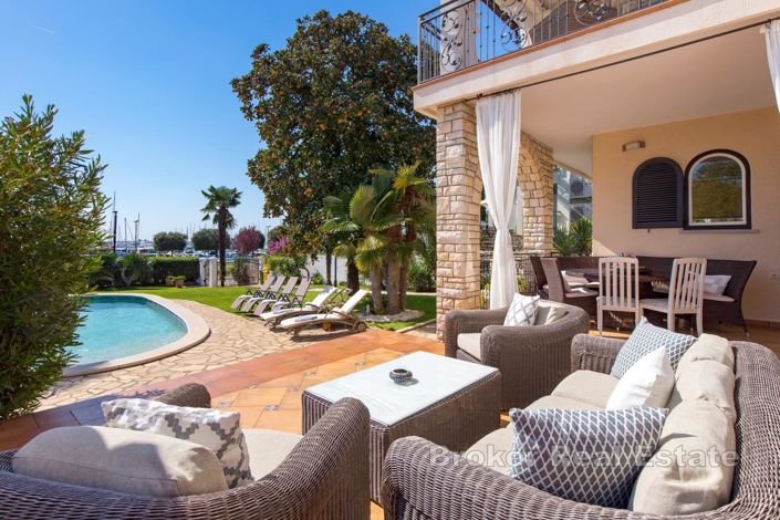 Image No.4-9 Bed Villa for sale