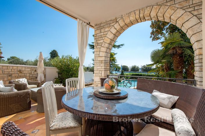Image No.5-9 Bed Villa for sale