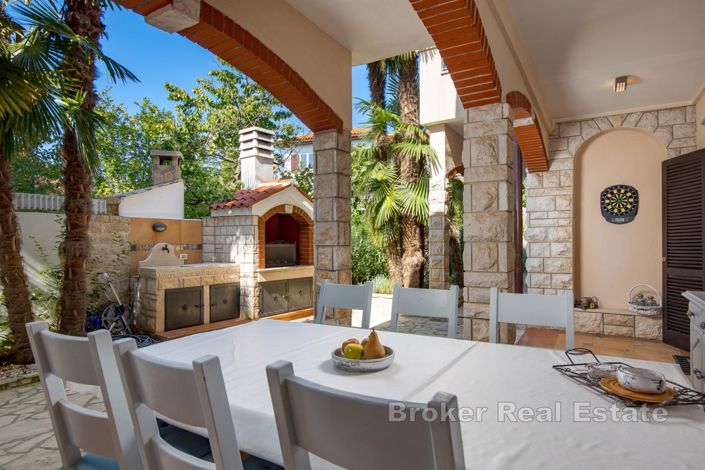 Image No.6-9 Bed Villa for sale