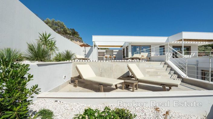 Image No.3-4 Bed Villa for sale