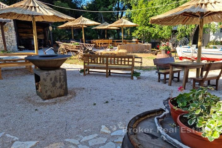 Image No.3-8 Bed Commercial for sale