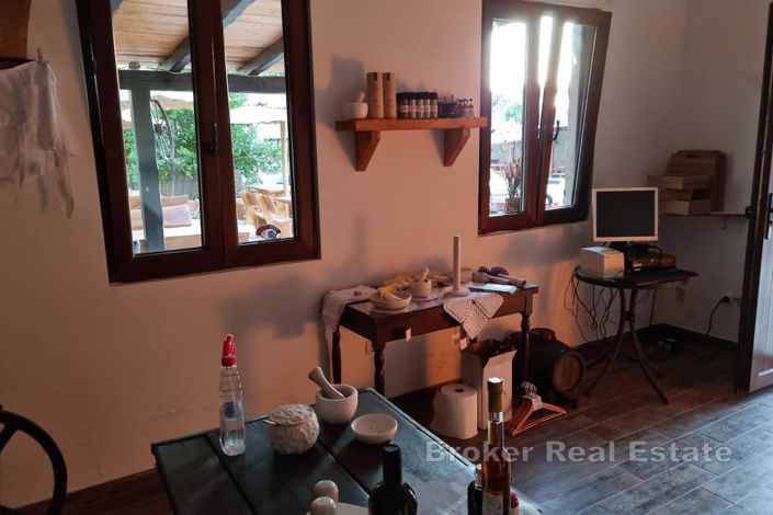 Image No.5-8 Bed Commercial for sale