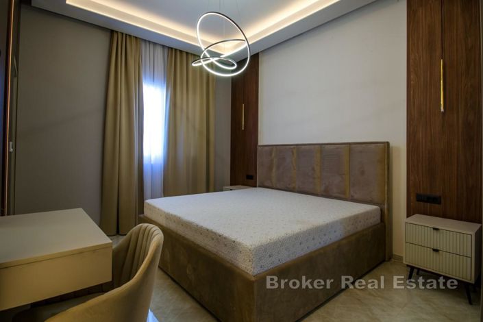Image No.18-6 Bed Villa for sale