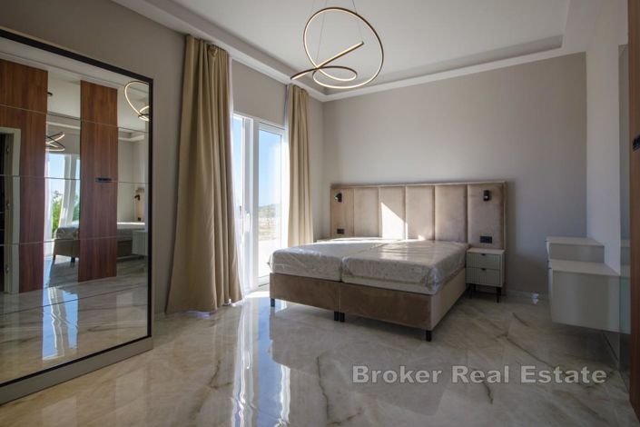 Image No.19-6 Bed Villa for sale