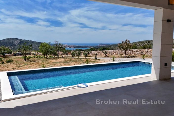 Image No.4-6 Bed Villa for sale