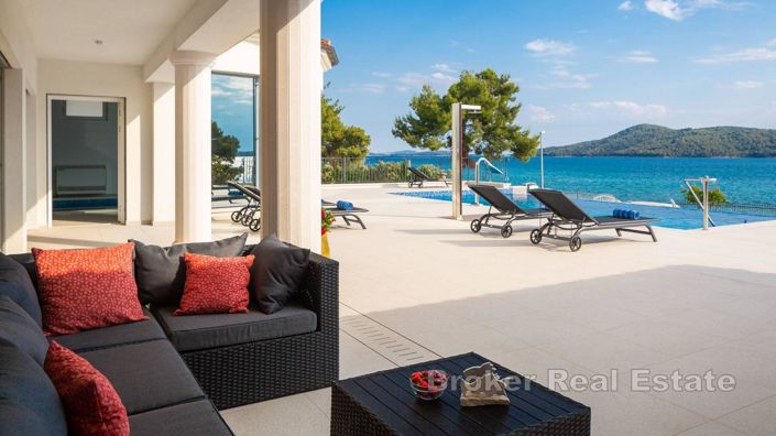 Image No.4-Villa de 7 chambres à vendre à Sibenik