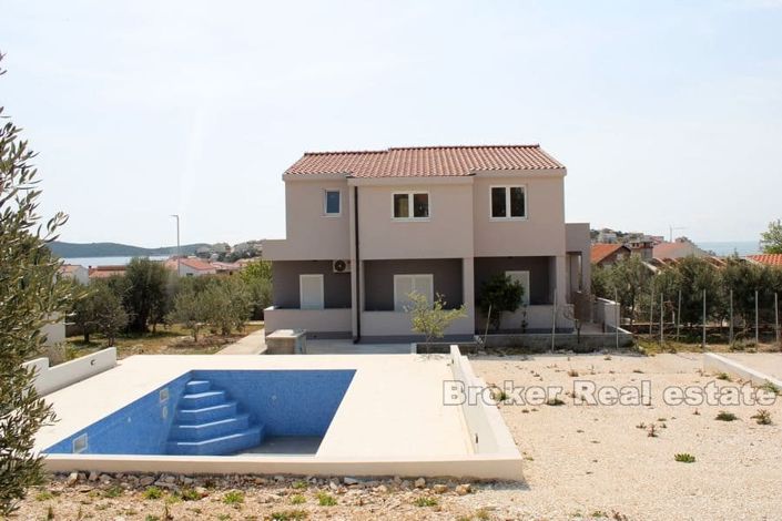 Image No.2-4 Bed Villa for sale