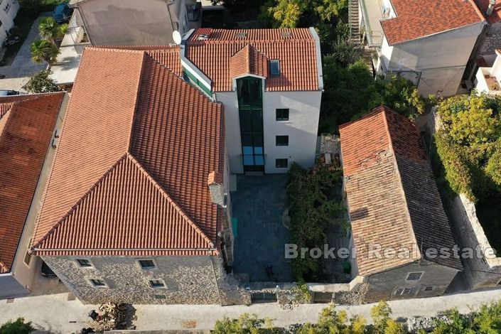 Image No.2-Un hôtel de 13 chambres à vendre à Sibenik