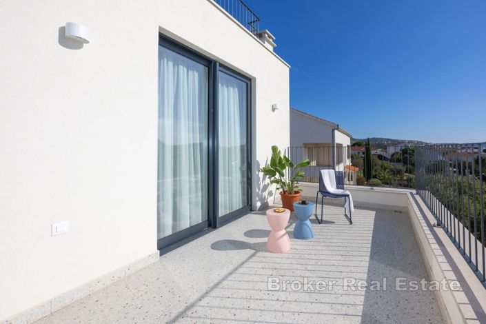Image No.10-3 Bed Villa for sale