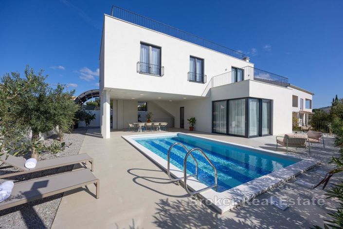 Image No.2-3 Bed Villa for sale