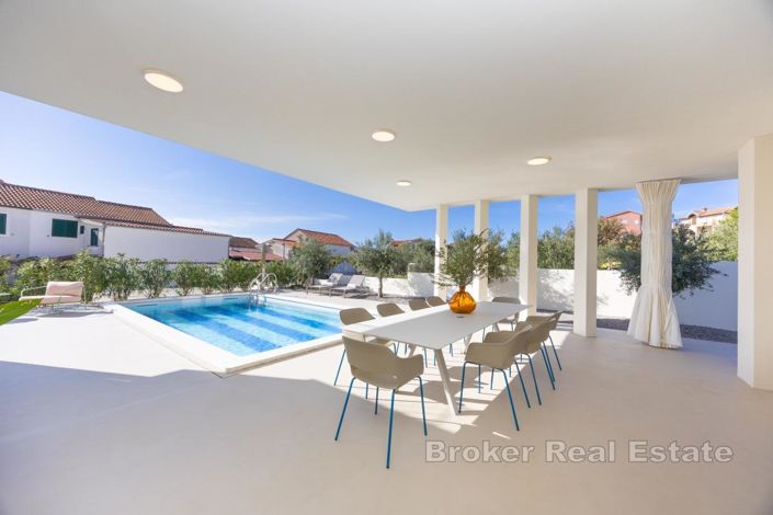 Image No.3-3 Bed Villa for sale