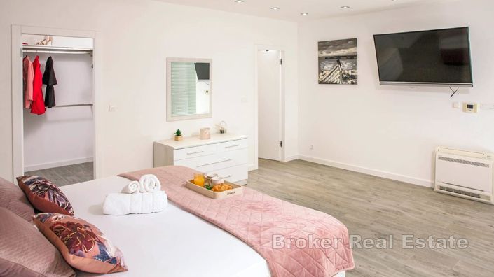 Image No.14-4 Bed Villa for sale