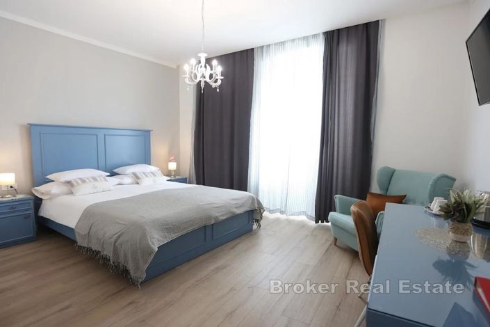 Image No.3-9 Bed Villa for sale