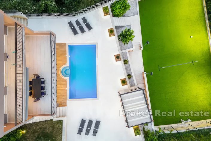 Image No.2-4 Bed Villa for sale