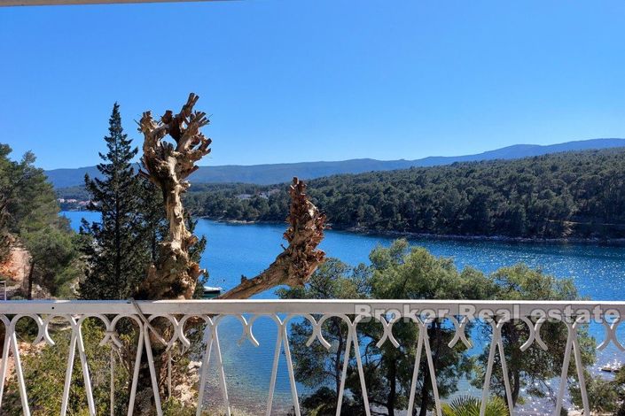 Image No.2-Villa de 5 chambres à vendre à Hvar