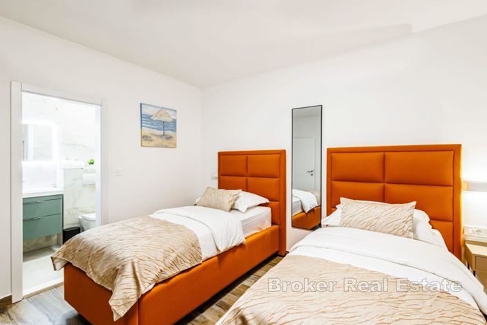 Image No.17-7 Bed Villa for sale