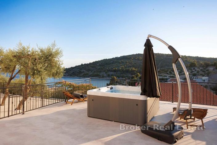 Image No.2-7 Bed Villa for sale