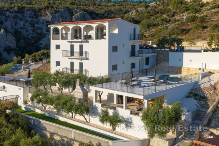 Image No.3-7 Bed Villa for sale