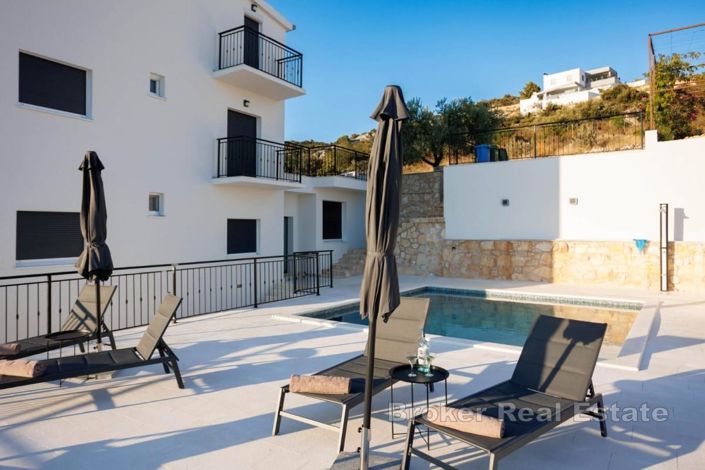 Image No.7-7 Bed Villa for sale