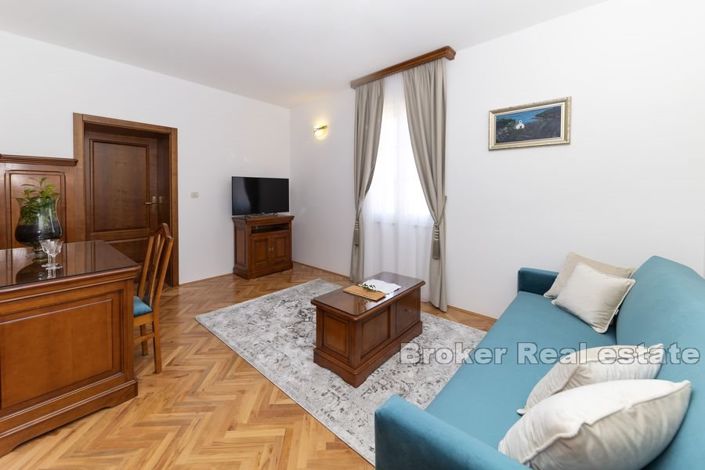 Image No.4-9 Bed Villa for sale
