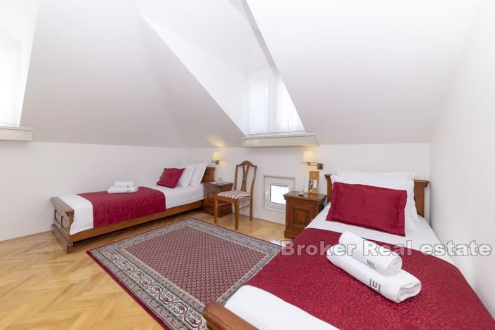 Image No.7-9 Bed Villa for sale