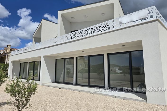 Image No.2-3 Bed Villa for sale