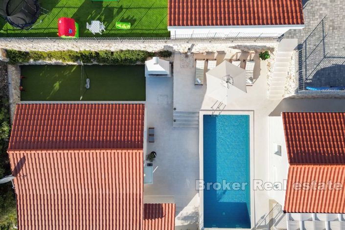 Image No.3-4 Bed Villa for sale