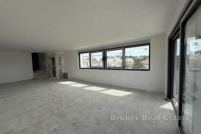 Image No.3-4 Bed Apartment for sale