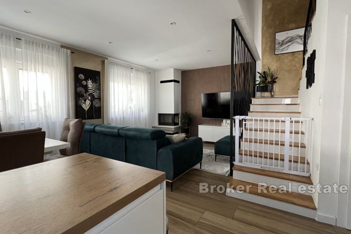 Image No.4-8 Bed Villa for sale