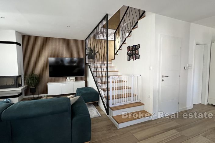 Image No.5-8 Bed Villa for sale